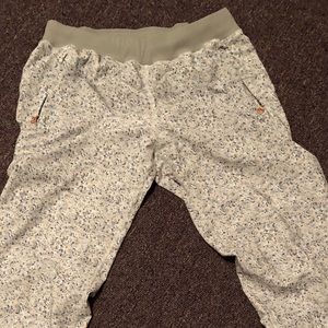 Floral joggers with zipper and ankle detail